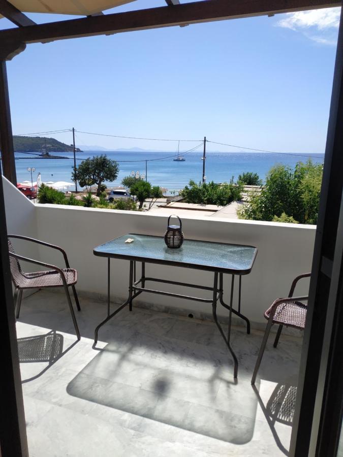 Παραθαλασσιο Στουντιο Μιχαλιας Sea View Studio Michalias Νουμερο 8 Agia Marina  Buitenkant foto